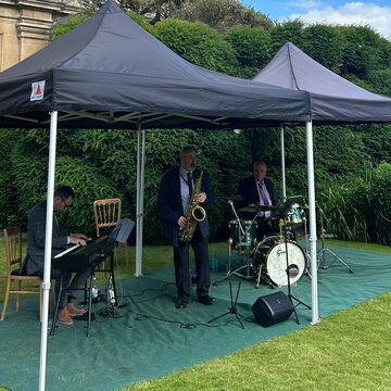 Hire The Dave Effect Jazz duo with Encore