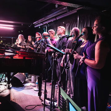 Hire UK Soul Choirs Gospel choir with Encore