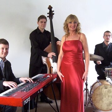 Hire Sue Barron Jazz Quartet Jazz duo with Encore