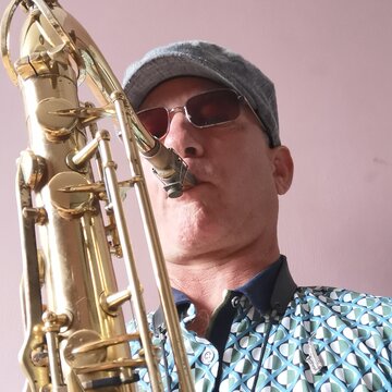 Hire Freddy Saxo Baritone saxophonist with Encore