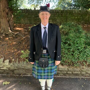 Hire Michelle Jewell Bagpiper with Encore