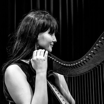 Hire Emer Toale Harpist with Encore