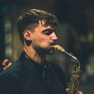 Hire Dan Smith Baritone saxophonist with Encore
