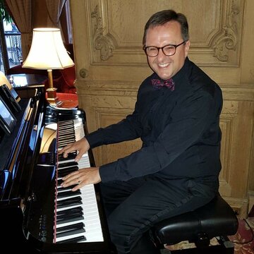 Hire Rob Baker Pianist with Encore