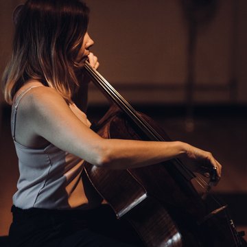 Hire Louise Dearsley Cellist with Encore