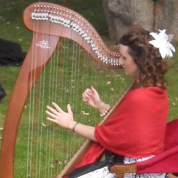 Hire Marguerite Dunne Harpist with Encore