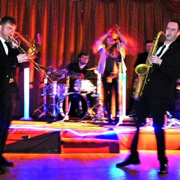 Hire The Hornzmen Jazz band with Encore