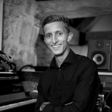 Hire Ben  Pianist with Encore