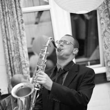 Hire Phil Haywood Clarinettist with Encore