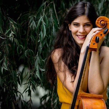 Hire Carola Krebs Baroque cellist with Encore