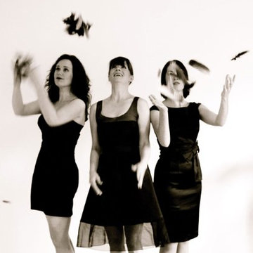 Hire Songbird Trio Singer (contralto) with Encore