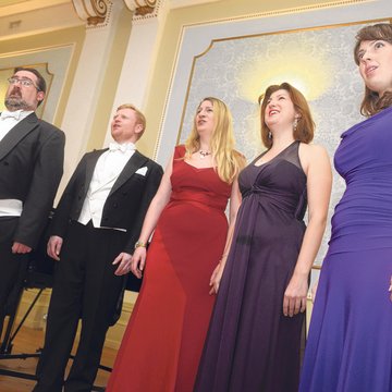 Hire Mayfair Mints A cappella group with Encore