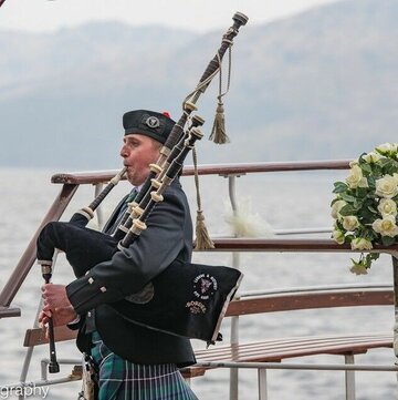 Hire Stephen Jewkes Bagpiper with Encore