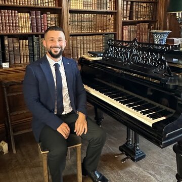 Hire Samuel Booth Pianist with Encore