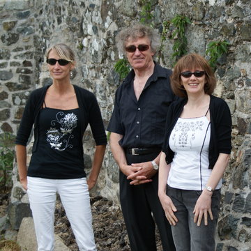 Hire The Amanti Trio String quartet with Encore