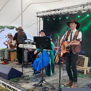 Hire Newick Folk Party band with Encore