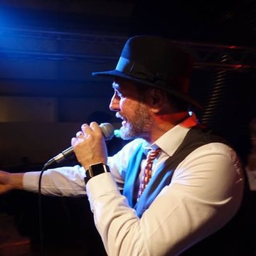 Hire Mark Stevens Harmonica with Encore