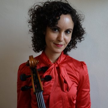 Hire Lucy Gijsbers Cellist with Encore