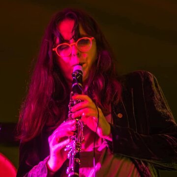 Hire Lucy Tasker Bass clarinettist with Encore