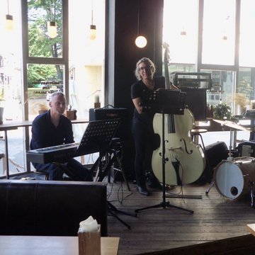 Hire Surco Trio Jazz band with Encore