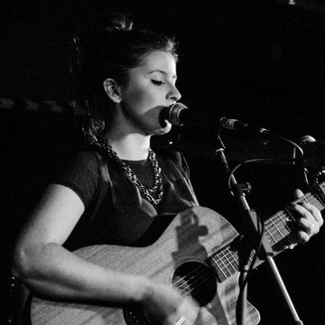 Hire Sorcha May Singing guitarist with Encore