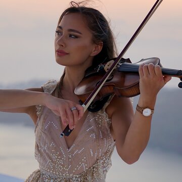 Hire Anna Edelweiss Dovak  Violinist with Encore