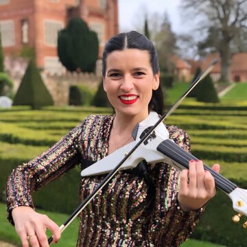 Hire Barbara Krajewska Electric violinist with Encore