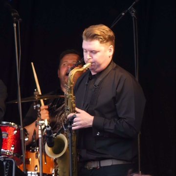 Hire Matt Deacon Clarinettist with Encore