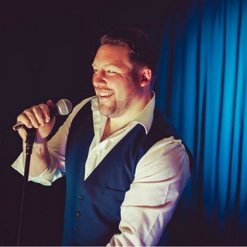 Hire Gareth Peebles Singer with Encore