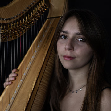 Hire Caroline Nilsson-Breman Harpist with Encore