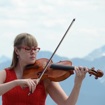 Hire Sarah McCabe Violist with Encore