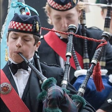 Hire Lucas Fraser Bagpiper with Encore
