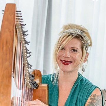 Hire Allegra Mullaney Celtic harpist with Encore