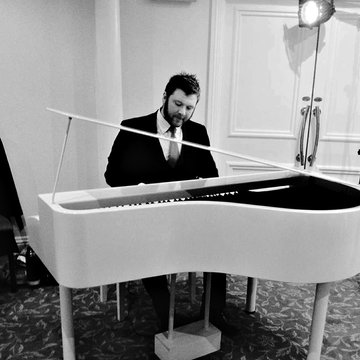 Hire James Hey Pianist with Encore