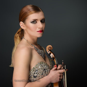 Hire Helen Cuninghame Violinist with Encore