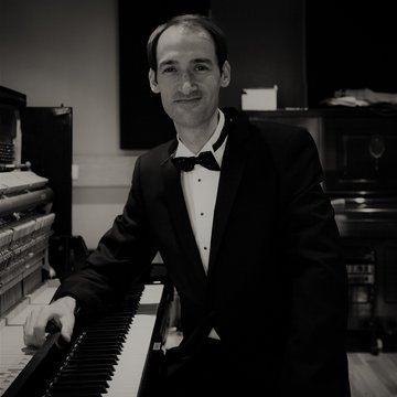 Hire Simon Casciano Pianist with Encore