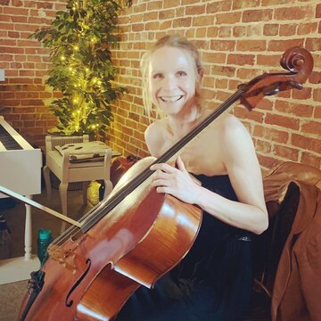 Hire Bethany Morris Cellist with Encore