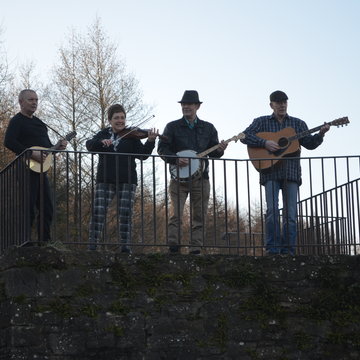 Hire Hingin' By A Threed Celtic folk band with Encore