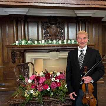 Hire Cristinel Bacanu Violinist with Encore