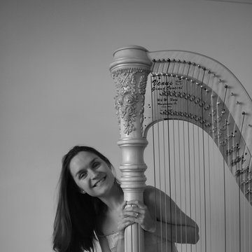 Hire Ruth Kenyon Harpist with Encore