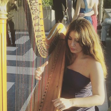 Hire Zeynep Onkaya Harpist with Encore