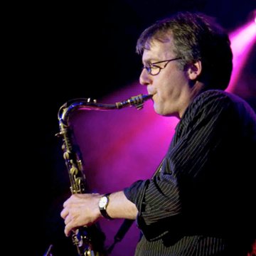 Hire Simon Currie Alto saxophonist with Encore