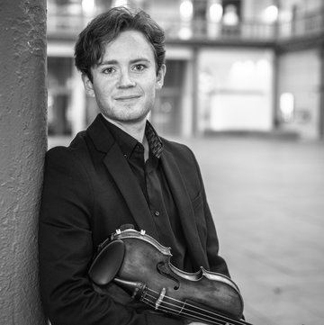 Hire Andrew Taheny Violinist with Encore