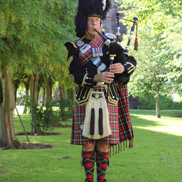 Hire Mybagpiper Kenneth McBride Bagpiper with Encore
