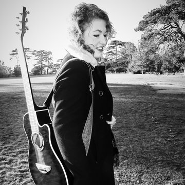 Hire Lucy Machin Guitarist with Encore