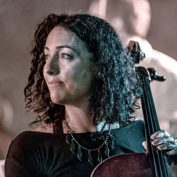 Hire Lou Lyne   Cellist with Encore