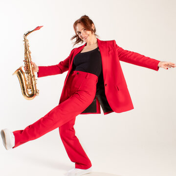 Hire Niki Jayne Saxophonist with Encore