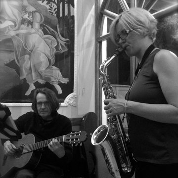 Hire SARAH CHAPLIN DUO Jazz trio with Encore