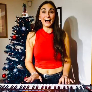 Hire Anna Wells Keyboardist with Encore