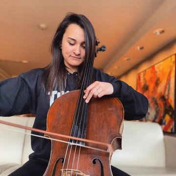 Hire Cara Janes Electric cellist with Encore